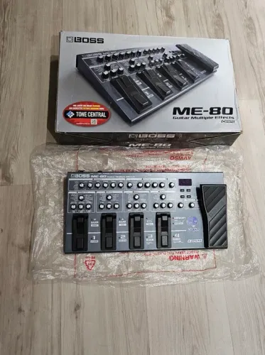 Pedaleira guitarra - Boss Me 80
