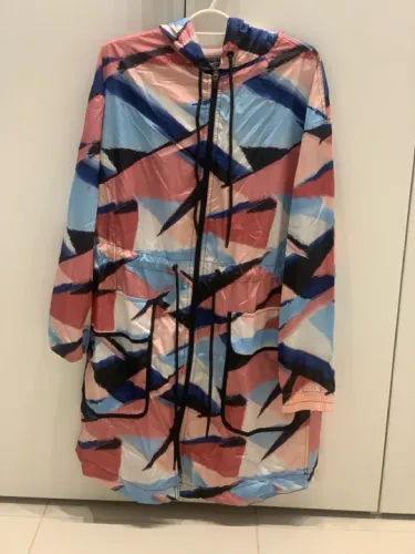 Trench coat  importado de tactel estampado tam G ( nunca usado)
