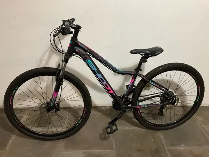Bicicleta Absolute aro 29 e 24 marchas em estado de nova com acessórios