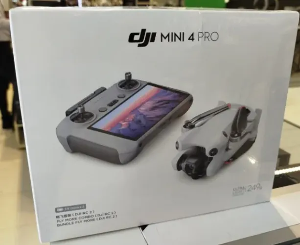 Drone Dji Mini 4 Pro Fly More Combo Cor Cinza-escuro