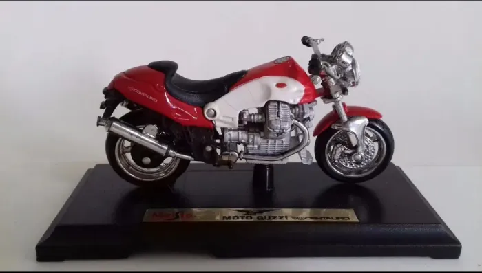 Miniatura Moto Guzzi V10 Centauro Maisto