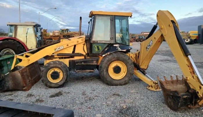 Retroescavadeira JCB 3C Plus