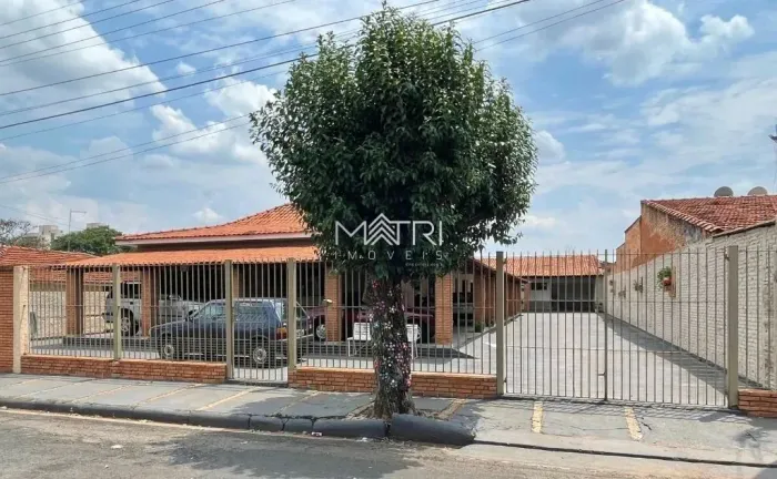 Venda de Casas / Edícula na cidade de Araraquara