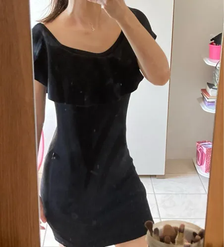 Vestido Preto Tubinho com babado