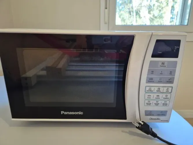 Micro-ondas Panasonic 220V 21L