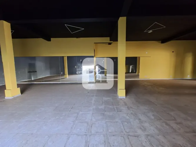 Loja comercial para locação e venda bairro Centro.