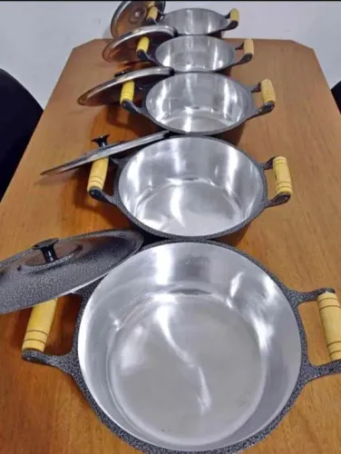 Jogo com 5 panela alumínio batido craquelada 