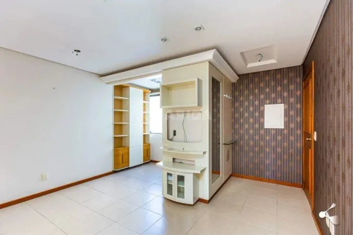 Apartamento de 1 dormitório no bairro Petrópolis, com VAGA COBERTA!