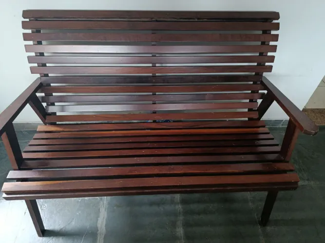 Lindo banco para jardim