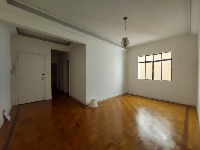 APTO 02 DORMS., REFORMADO, A 400 METROS DO METRÔ TIRADENTES, R. GUARANI- BOM RETIRO. SEM M