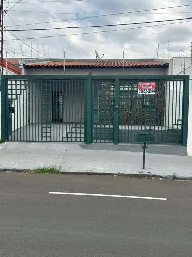 Vende residência no Fragata-ótima localização