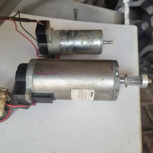 Vende se 2 motores DC servo para empressora mimaki original