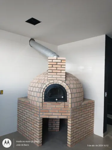 Forno de alvenaria para pizzaria ou área gourmet