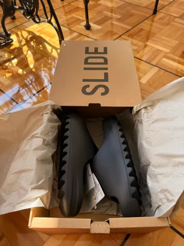 Yeezy Slide Onyx - 38/39