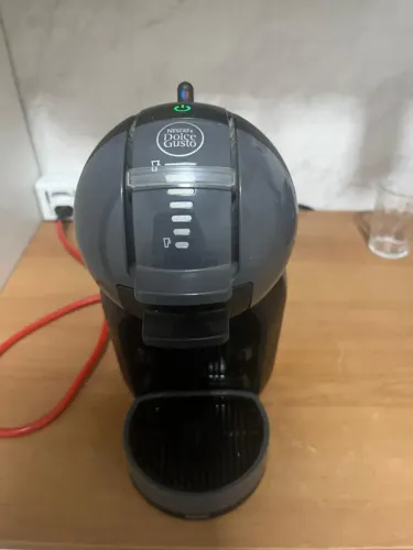 Maquina de café capsula Dolce Gusto