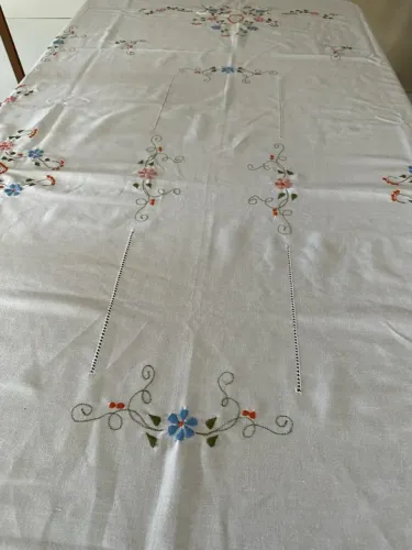 Toalha de Linho Antigo Bordada