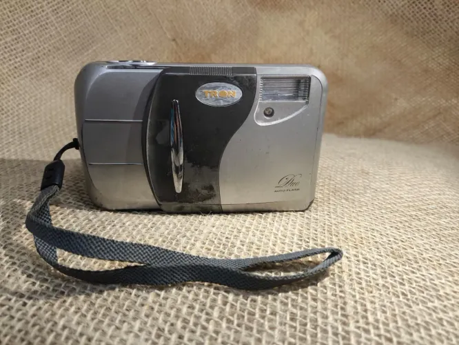 Câmera analógica Tron Duo Auto Flash