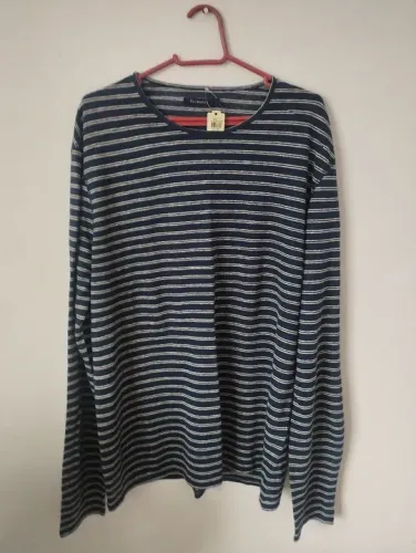 Camiseta Richards Original Manga Longa e Gola Canoa Nunca Usada