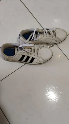 Vendo tênis Adidas 