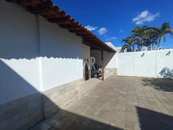 Casa à venda, 5 quartos, 1 suíte, 9 vagas, Sagrada Família - Belo Horizonte/MG