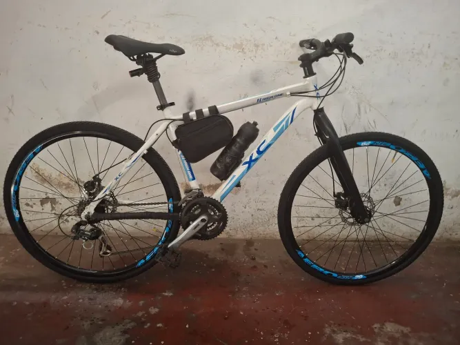 Bicicleta híbrida rodas 700x38 3x8v