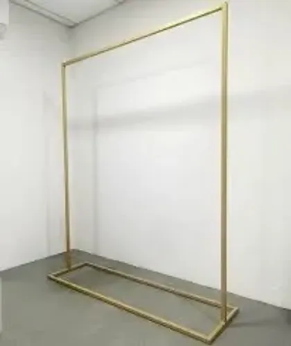 Arara grande dourada lindissima com tampo de vidro para bolsas e sapatos