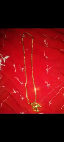 Cordão masculino dourado com pingente de cavalo*novo*!