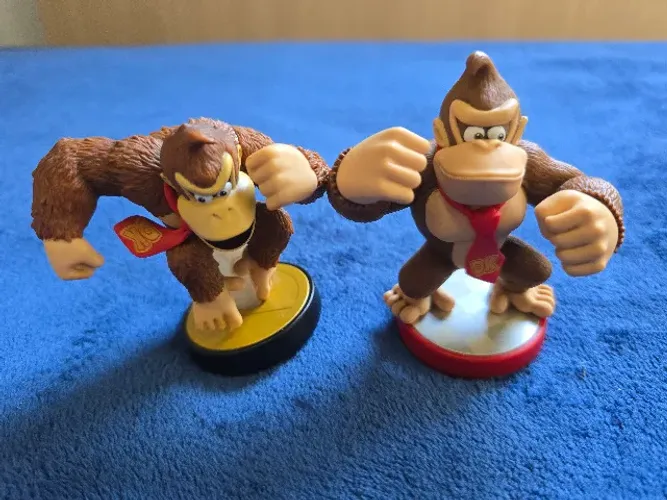 2 Modelos de Amiibo do Donkey Kong (Super Mario e Super Smash Bros)