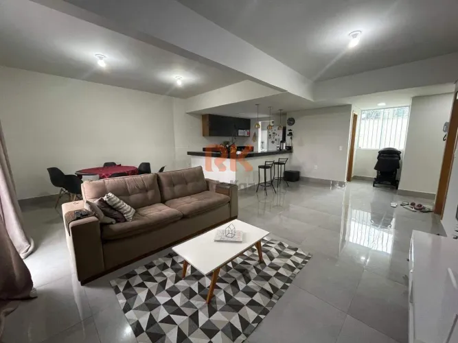Casa geminada à venda, 3 quartos, 1 suíte, 4 vagas, Cabral - Contagem/MG