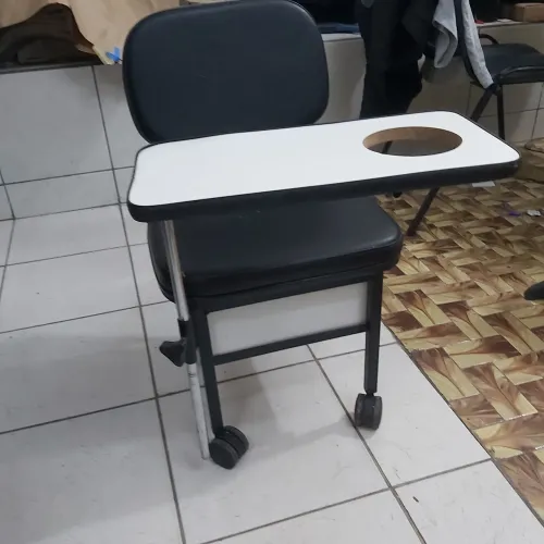 Cadeira para manicure e tripe