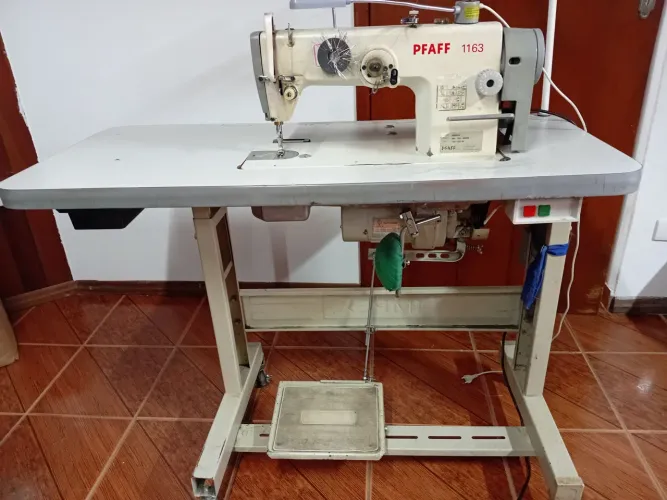 Máquina de Costura Reta Industrial Pfaff 1163