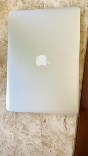 MacBook Apple