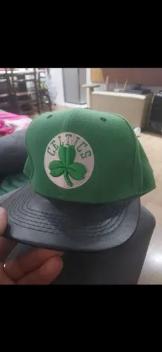 Boné Boston Celtics Mitchell & Ness (importado EUA)