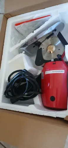 Máquina de corta tecido RC- 100 sun special !220w