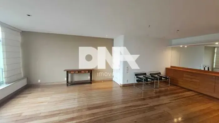 Apartamento : / Residencial / Copacabana