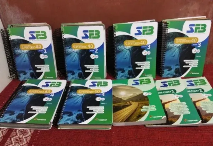 Coleçao completa Livros 3 ano ensino medio Farias Brito