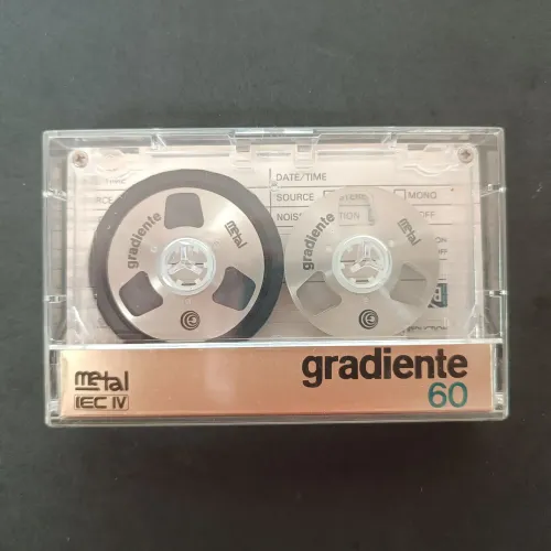 Fita k7 Metal gradiente usada Estado de nova