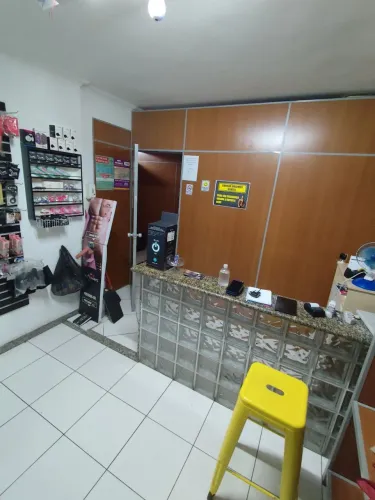 Sala com cabines disponível para eventos reservados 