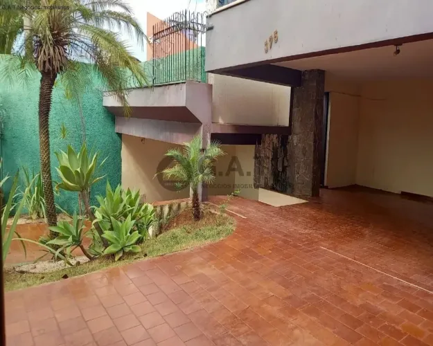 Casa Comercial à Venda em Sorocaba-SP: 3 Quartos, 1 Suíte, 2 Salas, 5 Banheiros, 8 Vagas n