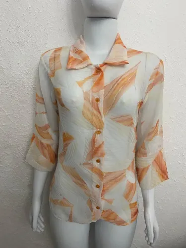 Camisa Innocence Tamanho M off white floral Ótimo Estado