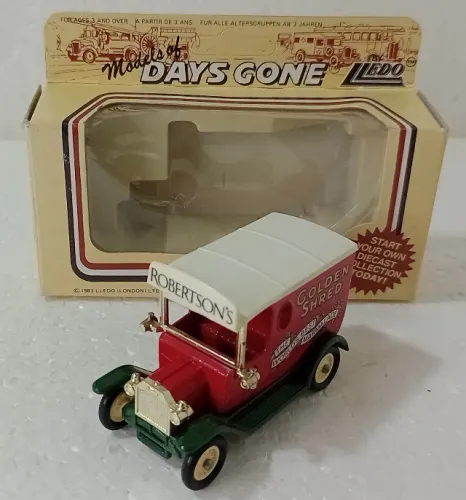 Lledo Days Gone - Ford Model T Van (Golden Shred)