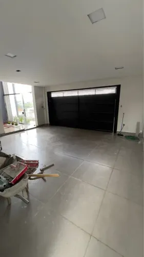 Casa novinha a venda em excelente bairro de Varginha
