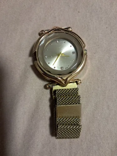 Relógios Feminino Dourado - Elegância no Seu Pulso!