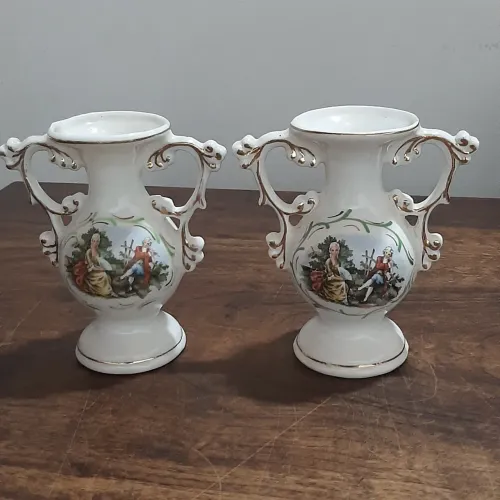 Par de Vasos Decorativos Clássicos