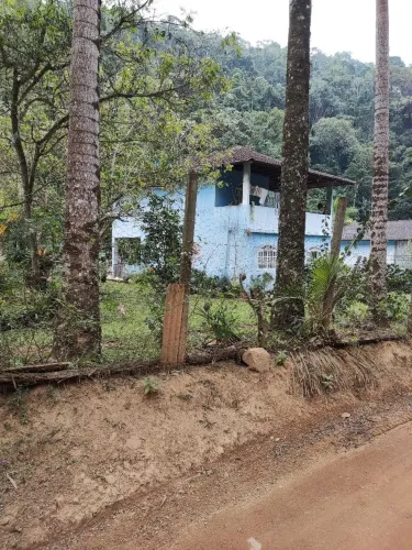 Ótima Chacara com casa, galpão, terreiro, corrego, energia, água,10 minutos Pedra Azul