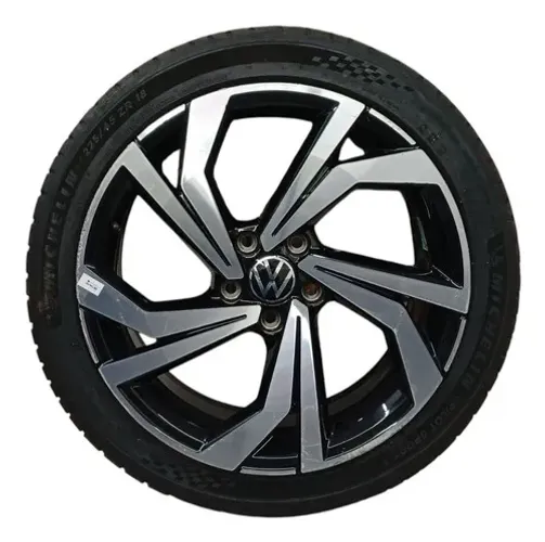 Roda VW Jetta GLI 2.0 TSI 2024 Com Detalhes - Preta