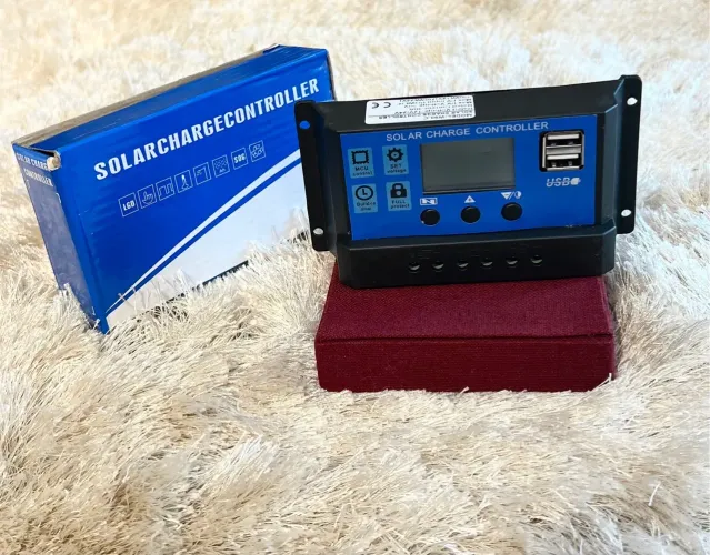 Controlador de Carga Solar 30A PWM com USB 12/24V