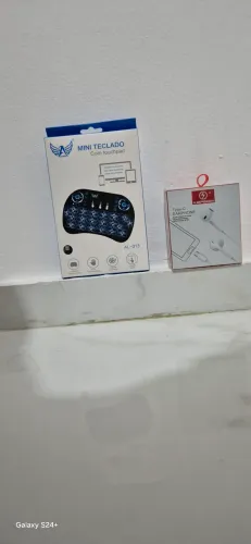 Fone de ouvido + miniteclado