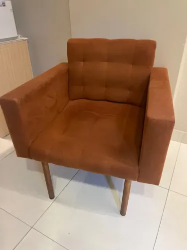 Poltrona elegante e confortável