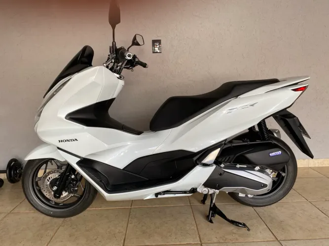 Motos Honda PCX 160 no Brasil